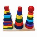 TRES PIRAMIDES EN MADERA 